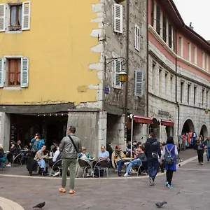 Le Coeur De : Splendide T2 Plein Centre Appartement